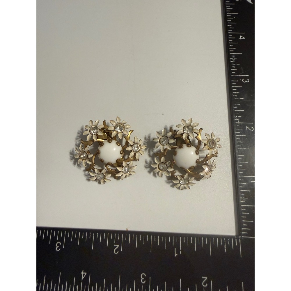 Vintage White Enamel Flower Clip On Earrings Gold Tone Milk Glass Rhinestone